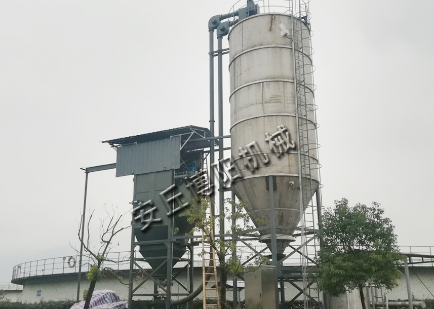 化肥行業(yè)使用噸袋拆包機效果使人驚嘆！
