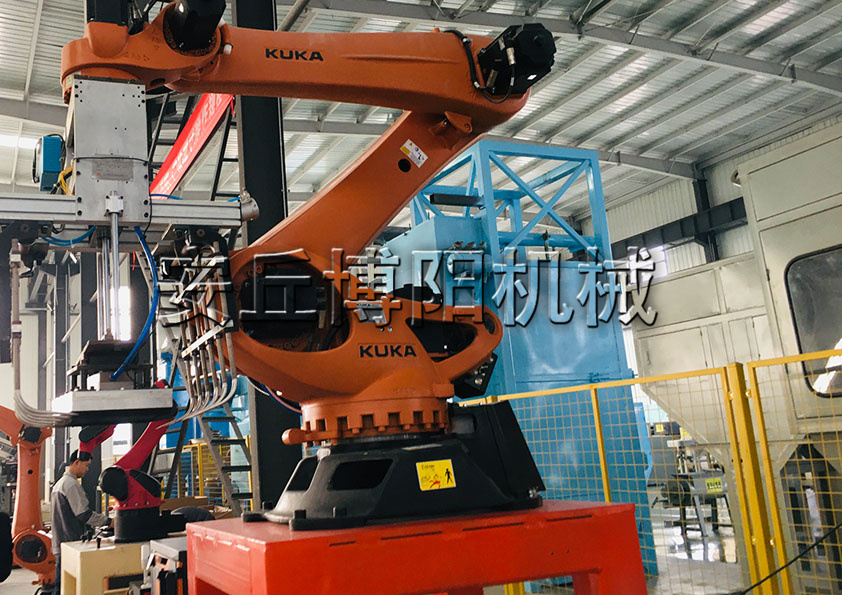 為什么越來越多的行業(yè)使用袋裝肥料機器人碼垛機？