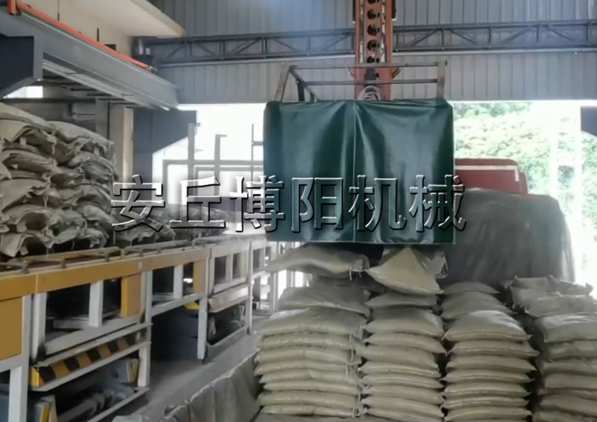 塑料顆粒全自動(dòng)裝車(chē)機(jī)的特點(diǎn)及其優(yōu)勢(shì)是什么？